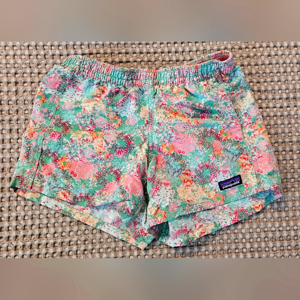 EUC Girl's Patagonia baggies, size M